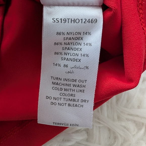 Opening Ceremony Rash Guard Medium Red - Picture 9 of 13